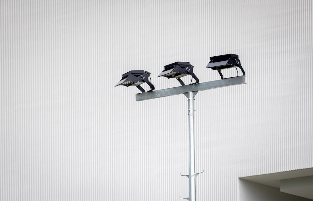 โคมไฟกันน้ำคืออะไร เลือกใช้อย่างไรให้ปลอดภัยและคุ้มค่า ?