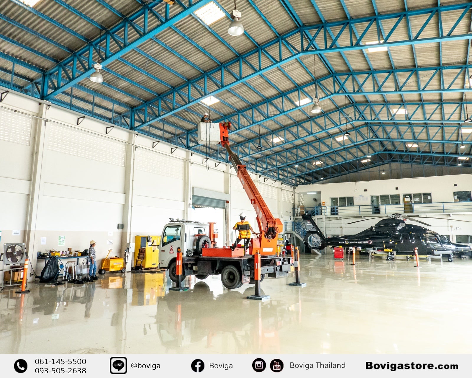 ติดตั้งโคมไฟ LED high bay 150W รุ่น Series 8 แบรนด์ BOX BRIGHT แทนโคมไฟแสงจันทร์ 400W ที่ความสูง 8 เมตร ภายในศูนย์ซ่อมบำรุงเฮลิคอปเตอร์