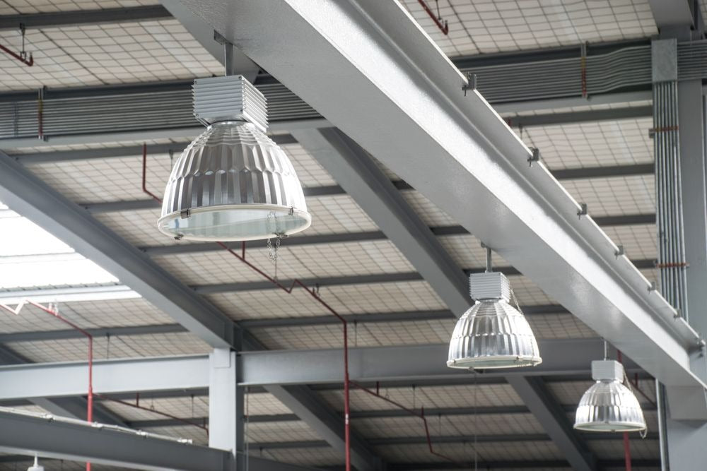 โคมไฮเบย์ คือชุดโคมไฟที่ออกแบบมาสำหรับติดตั้งในพื้นที่ที่มีเพดานสูง