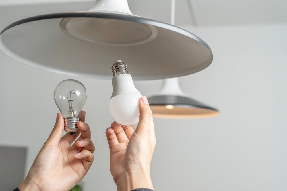 How to เปลี่ยนหลอดไฟ LED ง่าย ๆ ไม่เป็นช่างก็ทำเองได้ - BovigaStore