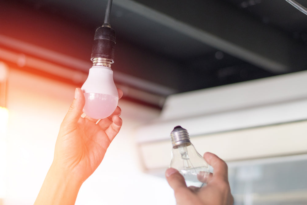 ความแตกต่างของหลอดไฟนีออนกับหลอด LED เลือกแบบไหนดี ?