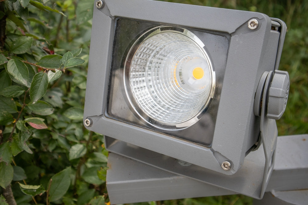 IP Rating คือมาตรฐานสากลที่ใช้ระบุความสามารถในการป้องกันของอุปกรณ์ไฟฟ้า