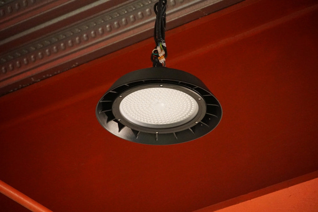 ตรวจสอบค่ามาตรฐาน IK และ IP ก่อนเลือกโคมไฟโรงงานอุตสาหกรรม